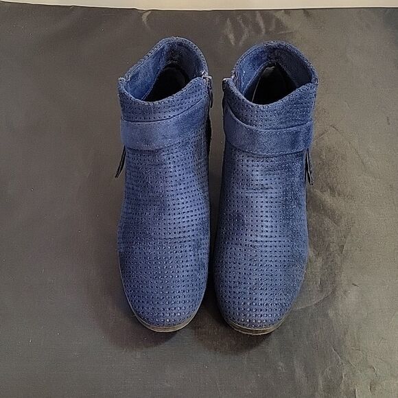 SHOE LAND SIDE ZIP CLOSURE ROUND TOE  SUEDE BOOTIE - Picture 4 of 13